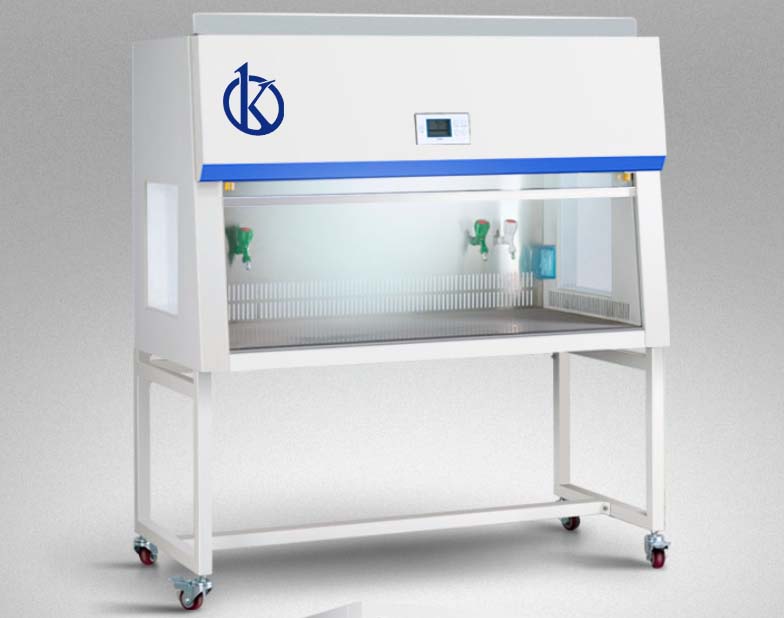 Bancos de Flujo Laminar Vertical: Aplicaciones Prácticas en Laboratorios 2026