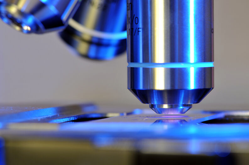 ¿Cómo realizar correctamente la instalación de tu microscopio óptico?