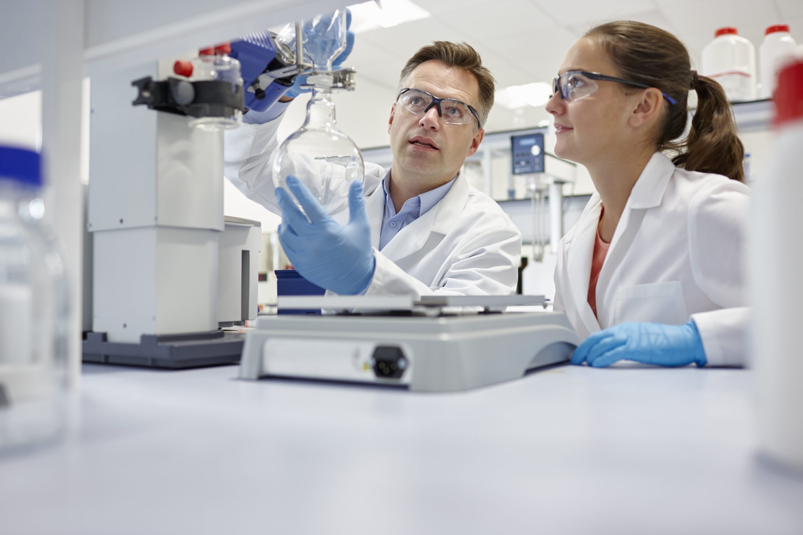 ¿Cuál es la utilidad de un Rotavaporador en un laboratorio?