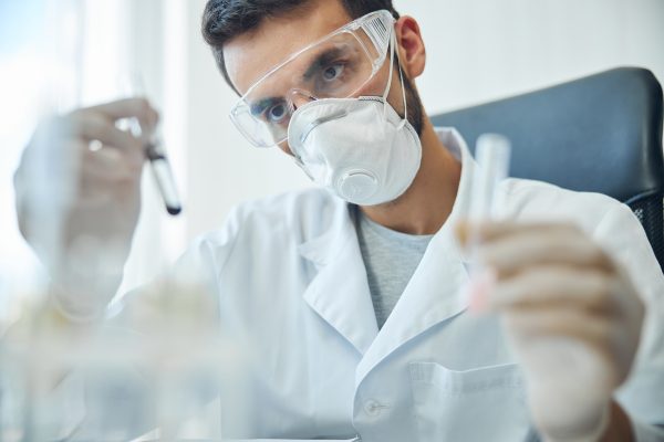 Precisión de Resultados Mediante el Uso de Cámaras Climáticas en Laboratorios.